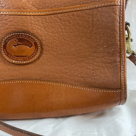 Vintage Dooney & Bourke All Weather Brown Leather Crossbody Bag - Picture 3 of 14
